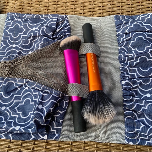 NWOT Lilly Bit pattern cosmetic multipocket bag - Picture 6 of 7